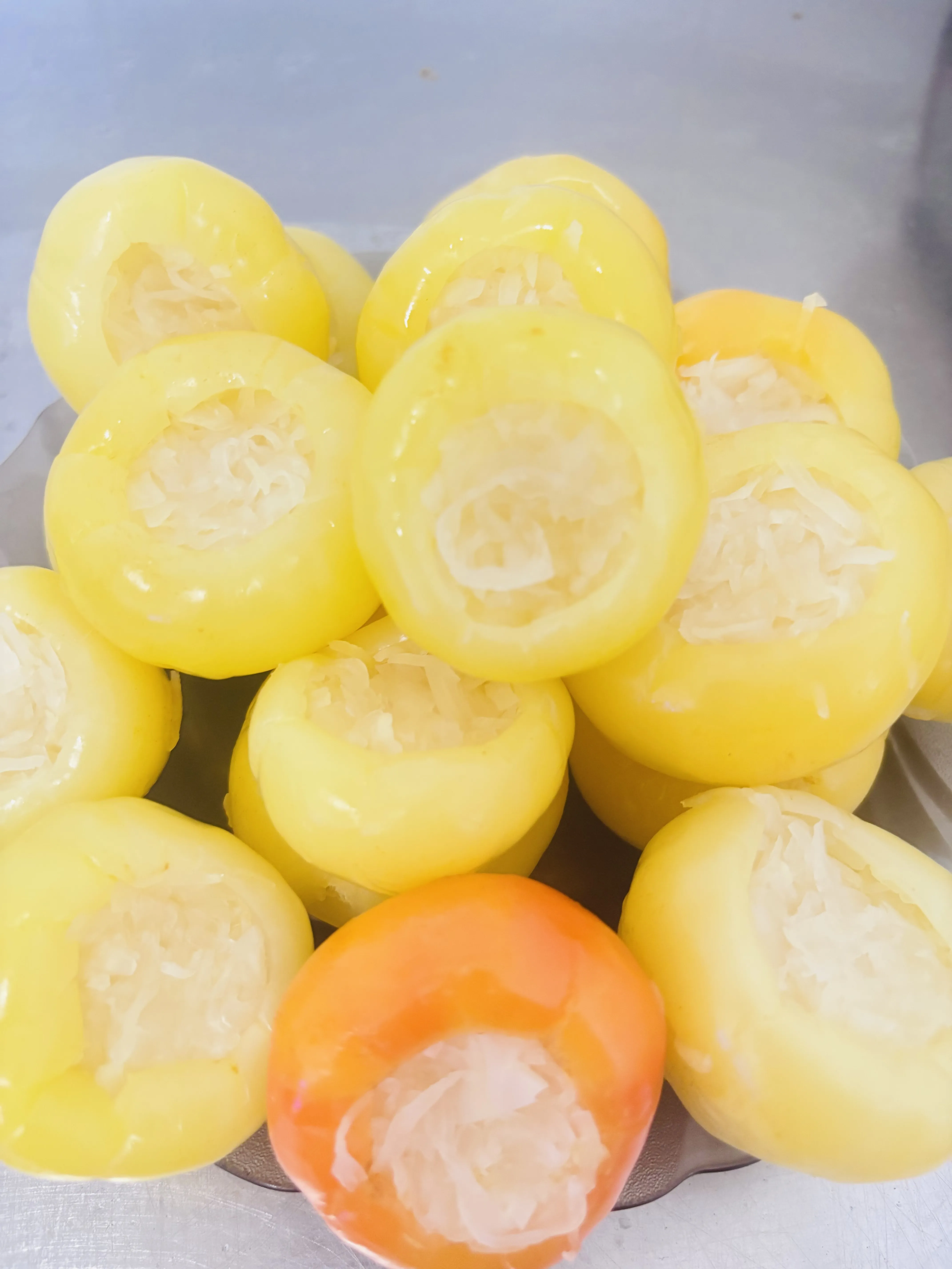 Káposztával töltött almapaprika — csemege és csípős