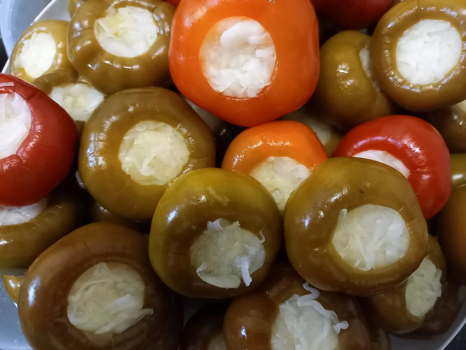 Káposztával töltött cseresznyepaprika